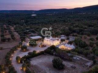 Appartamento in Vendita a Crispiano, 1'800'000&euro;, 900 m²