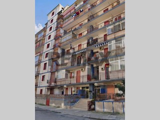 Trilocale in Vendita a Palermo, 120'000&euro;, 113 m²
