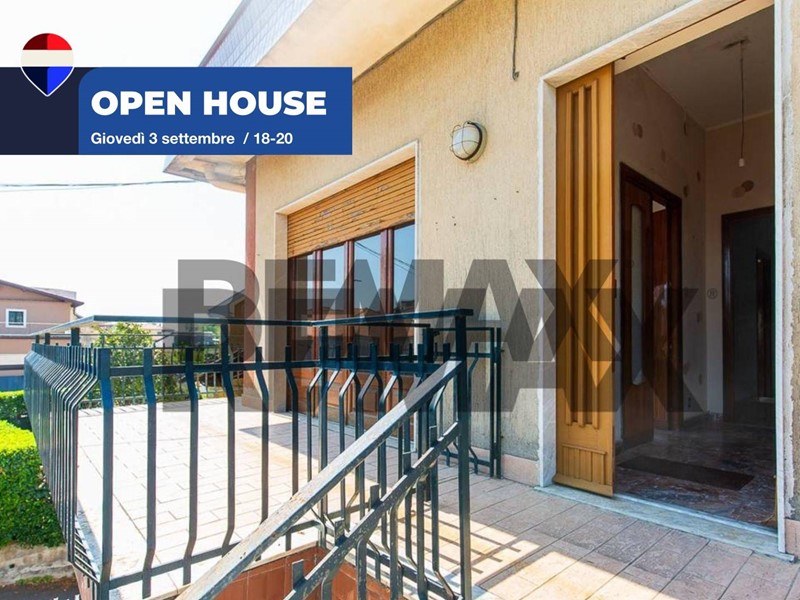 Appartamento in Vendita a Pedara, 115'000&euro;, 119 m², con Box
