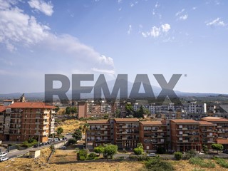 Appartamento in Vendita a Paternò, 199'000&euro;, 210 m²