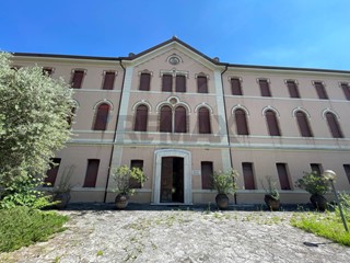 Appartamento in Vendita a Vittorio Veneto, 1'600'000&euro;, 7860 m²