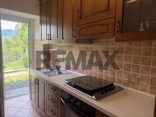 Quadrilocale in Vendita a Castel del Giudice, 85'000&euro;, 99 m²
