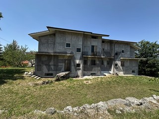 Appartamento in Vendita a Roccasicura, 285'000&euro;, 628 m²
