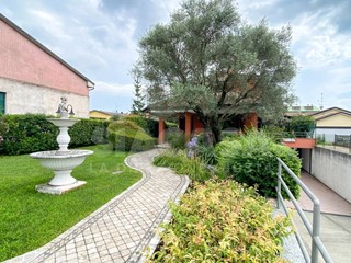 Trilocale in Vendita a Mezzago, 350'000&euro;, 130 m²