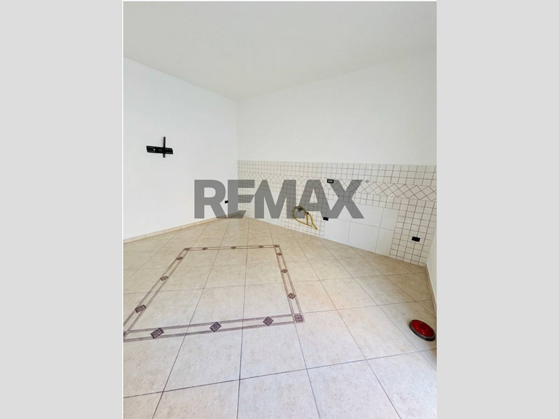 Trilocale in Vendita a Napoli, 160'000&euro;, 60 m²