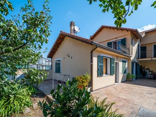 Appartamento in Vendita a Vallecrosia, 450'000&euro;, 160 m²