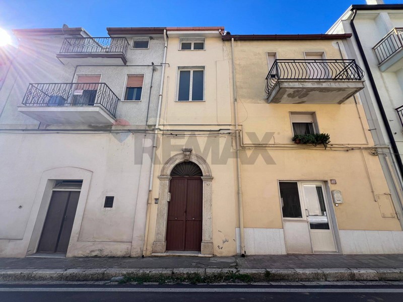 Appartamento in Vendita a Grassano, 55'000&euro;, 200 m²
