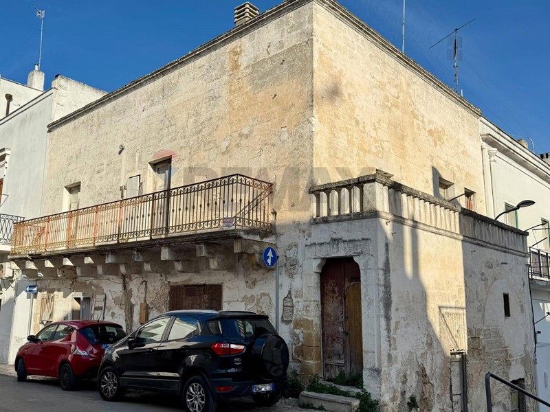 Appartamento in Vendita a Ginosa, 75'000&euro;, 200 m²