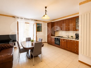 Quadrilocale in Vendita a Orte, 95'000&euro;, 80 m², con Box