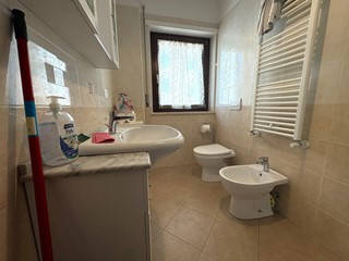Appartamento in Vendita a L'Aquila, 250'000&euro;, 138 m²