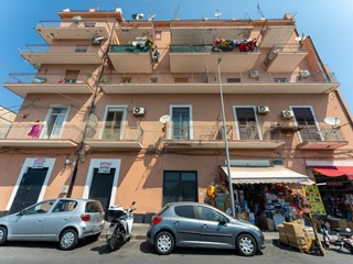 Trilocale in Vendita a Catania, 70'000&euro;, 55 m², arredato