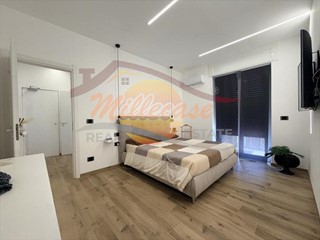 Appartamento in Vendita a Siracusa, zona Adda -Gelone - Borgata, 240'000&euro;, 155 m², arredato