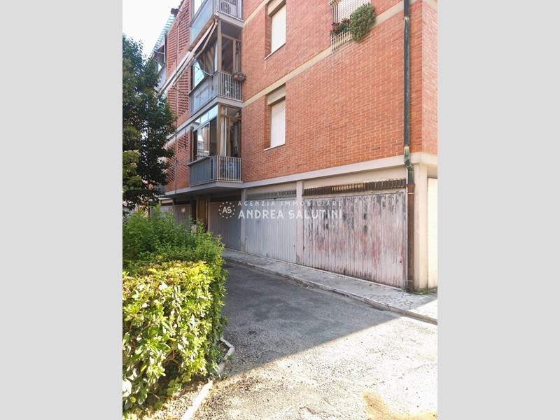Appartamento in Vendita a Pontedera, 175'000&euro;, 115 m², arredato, con Box