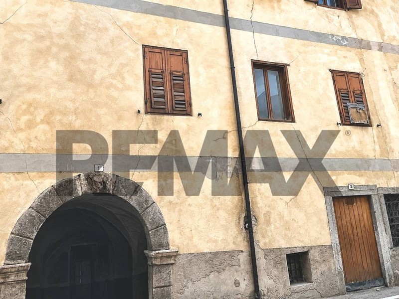 Appartamento in Vendita a Dimaro Folgarida, 85'000&euro;, 138 m²