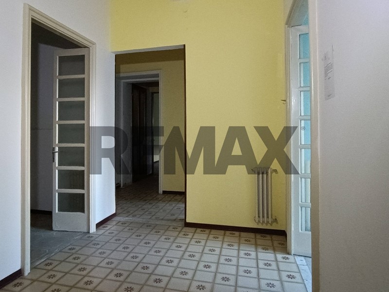Appartamento in Vendita a Enna, 78'000&euro;, 167 m²