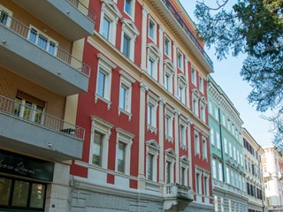Trilocale in Affitto a Trieste, 1'280&euro;, 90 m²