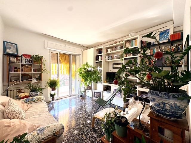 Trilocale in Vendita a Savona, 89'000&euro;, 69 m²