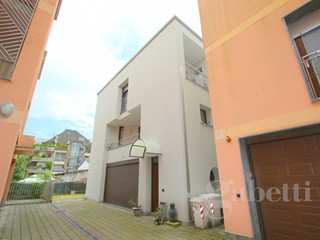 Trilocale in Affitto a Busto Arsizio, 950&euro;, 75 m², arredato