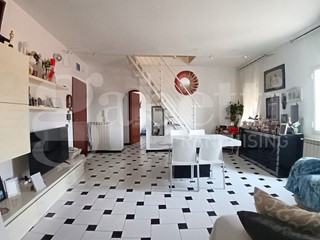 Quadrilocale in Vendita a Carrara, 157'000&euro;, 82 m²