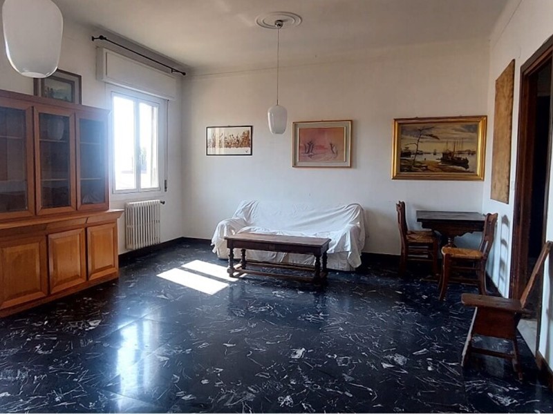 Quadrilocale in Vendita a Imperia, zona Porto Maurizio, 225'000&euro;, 100 m²