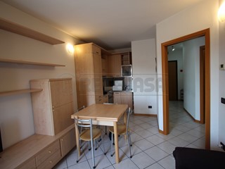 Bilocale in Vendita a Bergamo, 140'000&euro;, 52 m², arredato, con Box