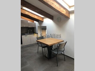 Monolocale in Affitto a Trieste, zona San Giacomo, 700&euro;, 55 m², arredato