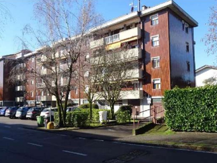 Appartamento in Vendita a Trezzo sull'Adda, 114'750&euro;, 128 m², con Box