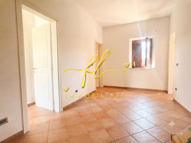 Quadrilocale in Vendita a Carrara, 95'000&euro;, 68 m²