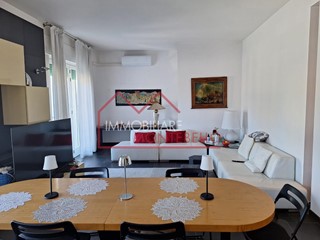 Quadrilocale in Vendita a Viareggio, 850'000&euro;, 134 m², arredato