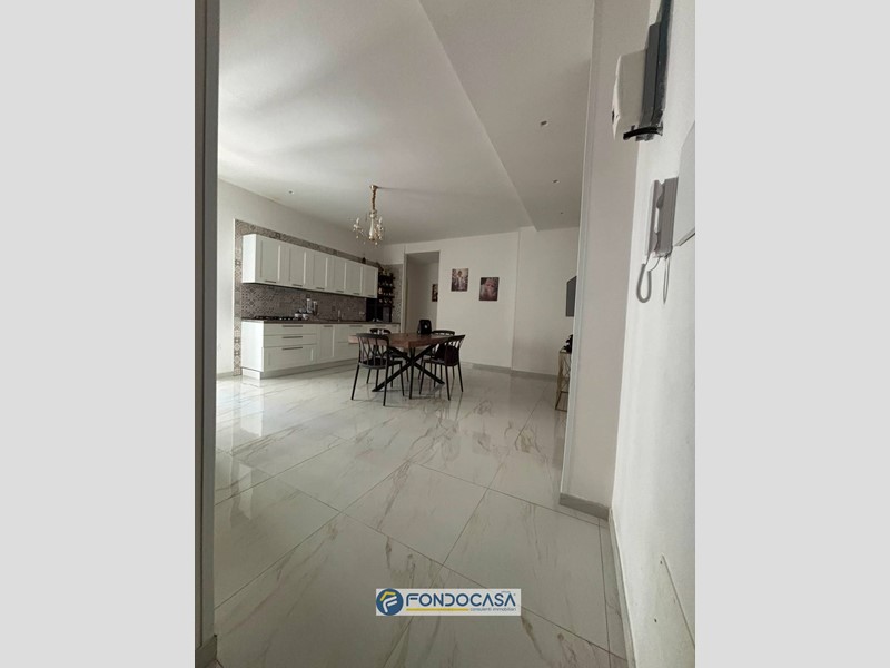 Trilocale in Vendita a Salerno, 275'000&euro;, 100 m²