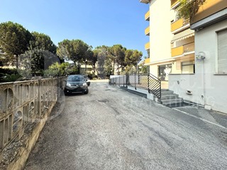 Appartamento in Vendita a Chieti, 160'000&euro;, 96 m², arredato, con Box