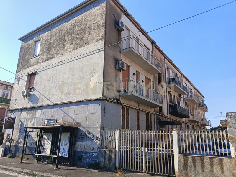 Quadrilocale in Vendita a Catania, 49'000&euro;, 101 m²