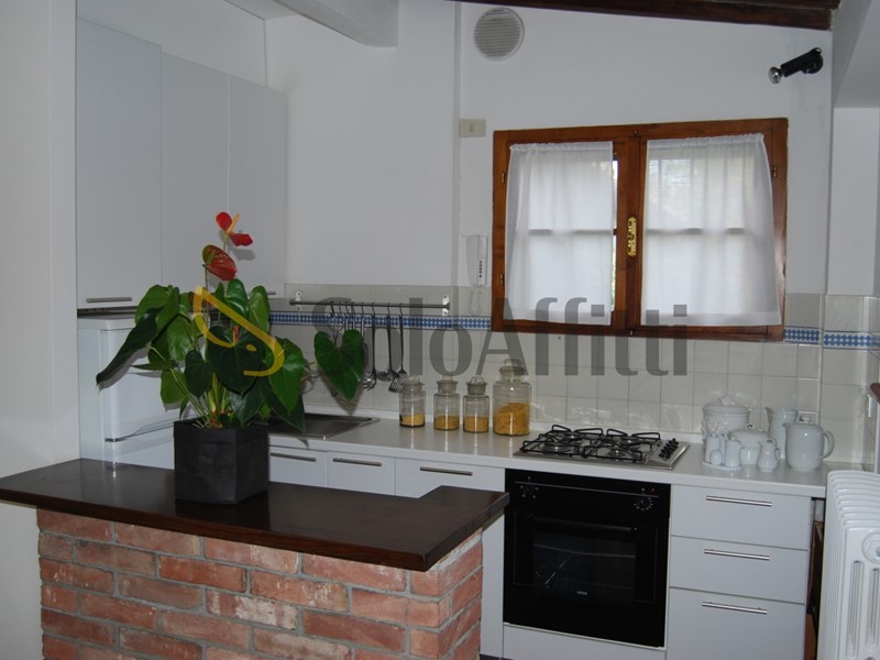 Monolocale in Affitto a Siena, zona Zona Ospedale, 650&euro;, 40 m², arredato