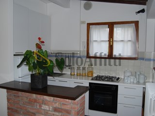 Monolocale in Affitto a Siena, zona Zona Ospedale, 650&euro;, 40 m², arredato
