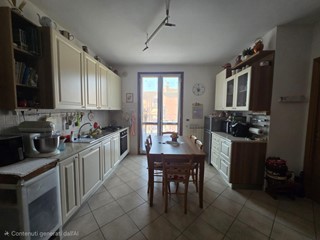 Quadrilocale in Vendita a Sovicille, zona Rosia, 135'000&euro;, 57 m², arredato, con Box
