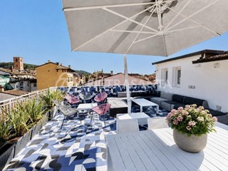 Appartamento in Vendita a Pietrasanta, 1'250'000&euro;, 100 m², arredato