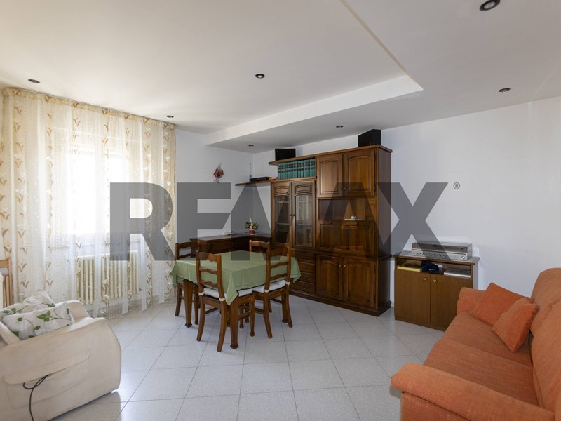 Appartamento in Vendita a Jesi, 82'000&euro;, 64 m²