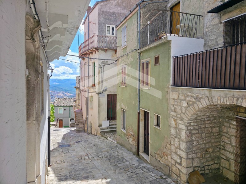 Bilocale in Vendita a Castelbottaccio, 40'000&euro;, 100 m²