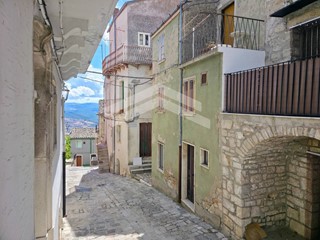 Bilocale in Vendita a Castelbottaccio, 40'000&euro;, 100 m²