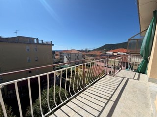 Trilocale in Vendita a Loano, 157'000&euro;, 45 m², arredato