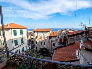Trilocale in Vendita a Sanremo, 300'000&euro;, 69 m²