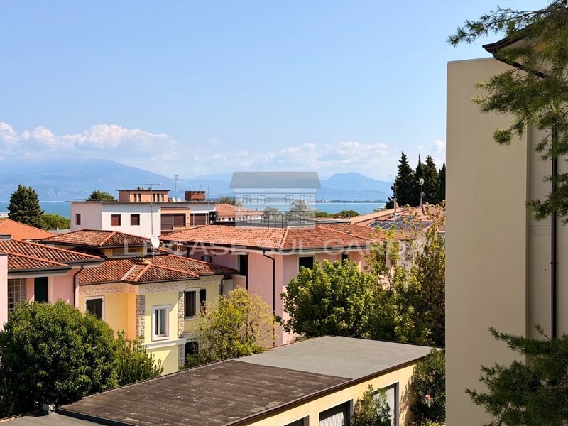 Quadrilocale in Vendita a Desenzano del Garda, 349'000&euro;, 129 m²