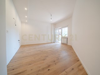 Trilocale in Vendita a Roma, 375'000&euro;, 80 m², arredato
