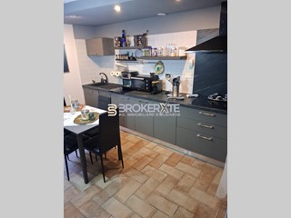 Trilocale in Vendita a Carrara, zona Sant'Antonio, 145'000&euro;, 61 m², arredato