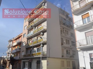 Quadrilocale in Vendita a Canosa di Puglia, 65'000&euro;, 80 m²