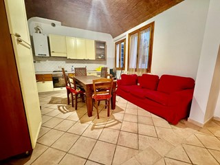 Appartamento in Vendita a Castelfiorentino, 90'000&euro;, 97 m², arredato