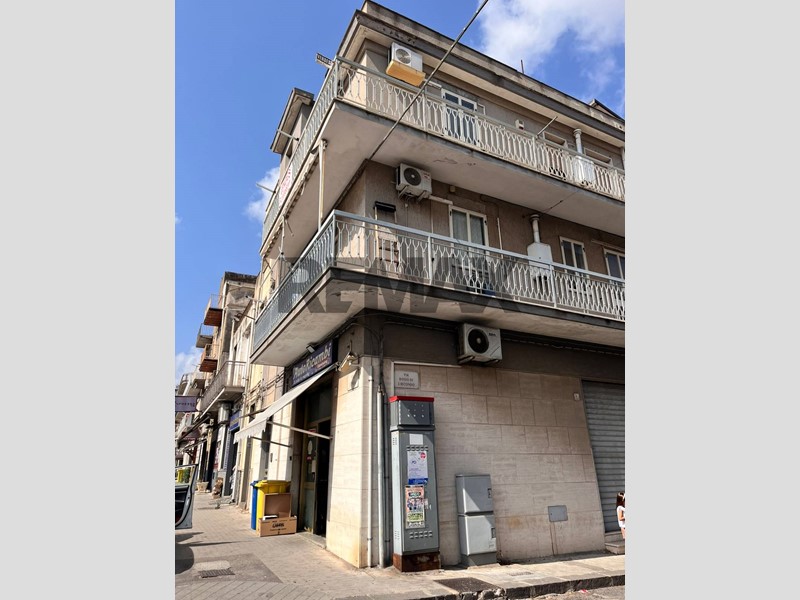 Quadrilocale in Vendita a Lentini, 84'000&euro;, 100 m²
