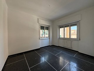 Appartamento in Vendita a Genova, 105'000&euro;, 85 m²