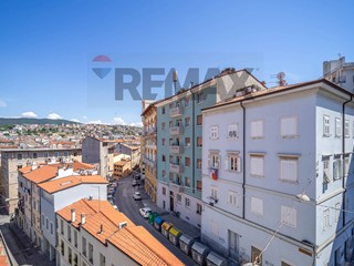 Trilocale in Vendita a Trieste, 134'000&euro;, 65 m²