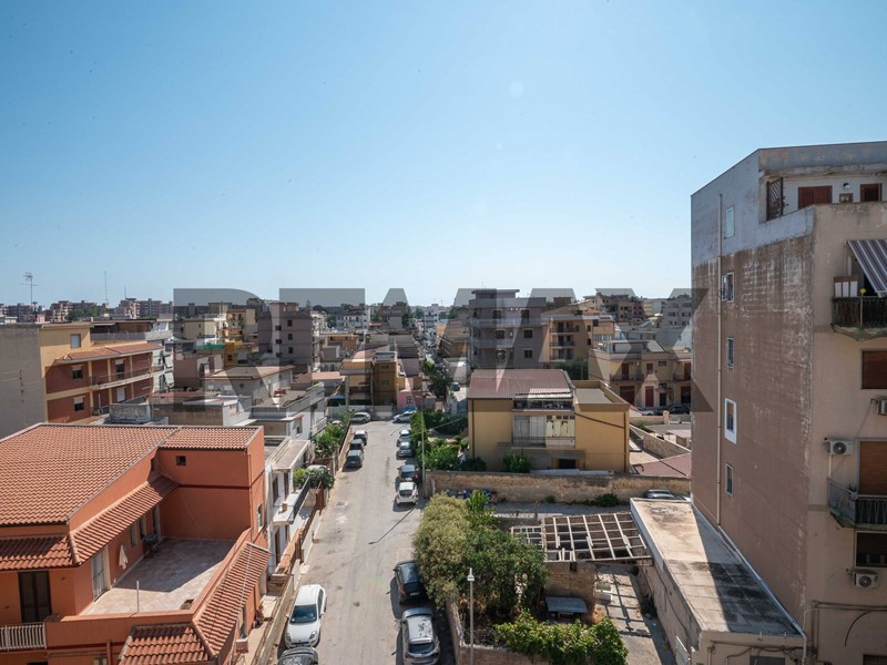 Appartamento in Vendita a Siracusa, 82'000&euro;, 101 m²